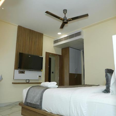 Hotel Phoenix Grand Visakhapatnam Exterior photo
